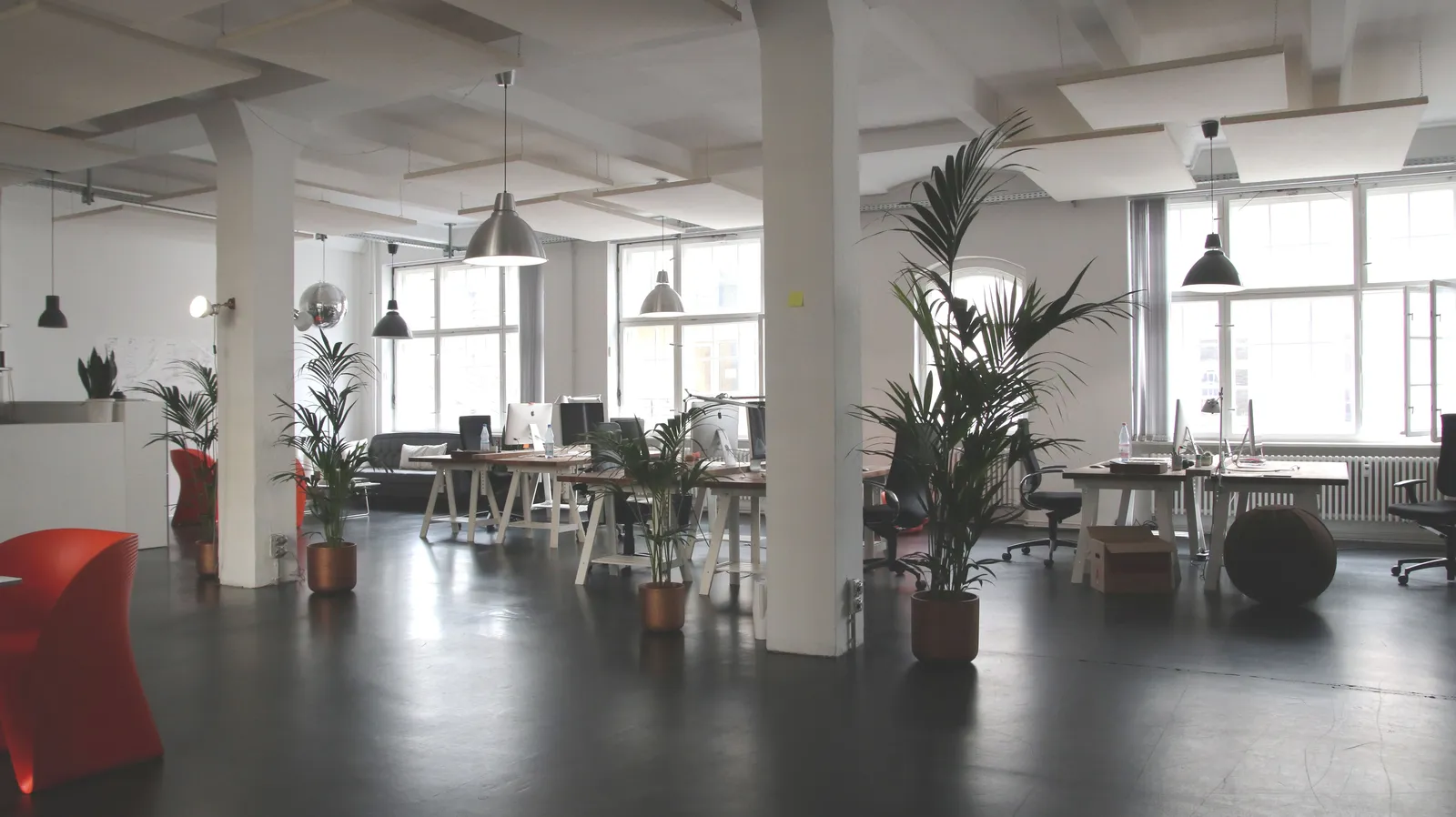 Managed Office vs Traditional Commercial Lease: True Cost Analysis